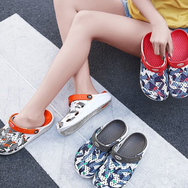 Custom logo summer new personality trend soft bottom outdoor non-slip beach sandals for couple men womenadults